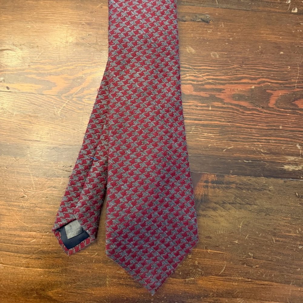 Hart Schaffner Marx Burgundy and Gray Houndstooth Wool-Blend Tie
